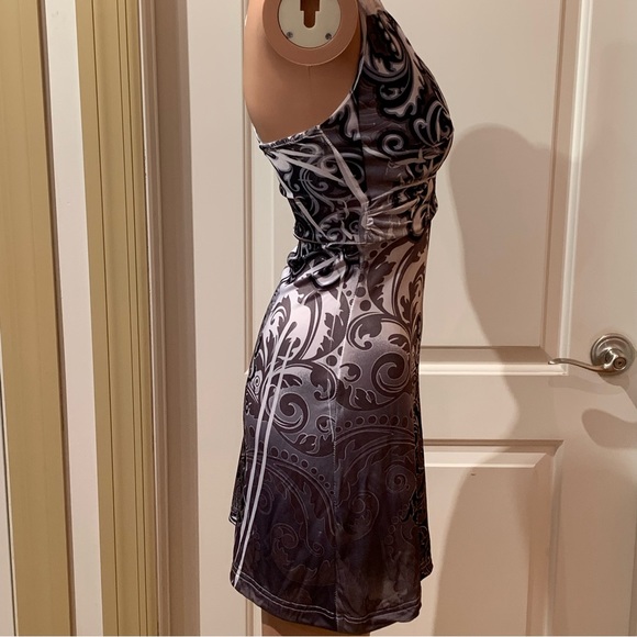 BODY CENTRAL. Cute Halter mini dress. Sz S. Black/ Gray/White. Padded cu… - Picture 5 of 9